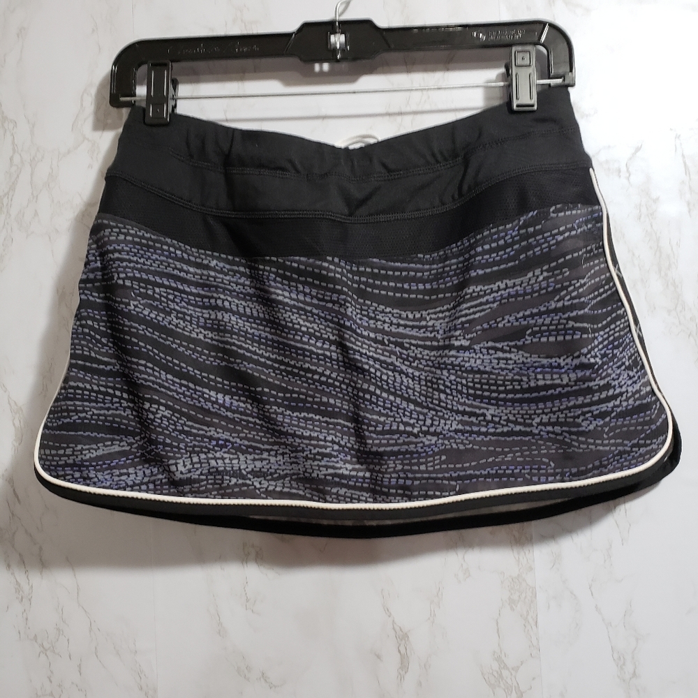 Athleta Black and Blue Patterned Skirt